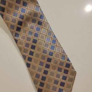 Kenneth Cole Reaction Silk Tie